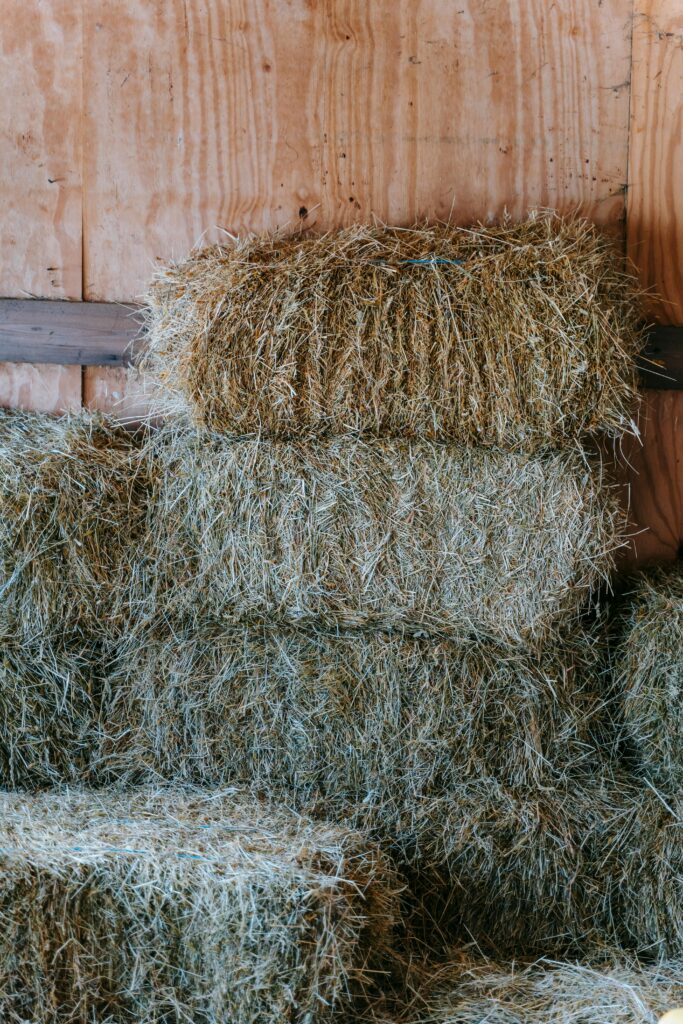 use square bales to winterize a chicken coop